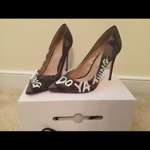“do ya thing” camo almomd toe stilettos